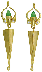 Chrysoprase 18kt Yellow Gold Dangle Earrings (J4266) 