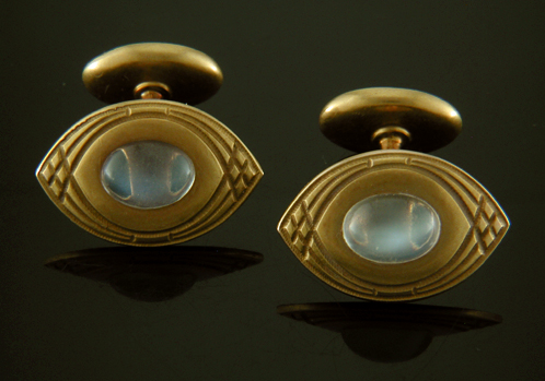 Antique Moonstone cufflinks crafted in 14kt gold. (J9013)