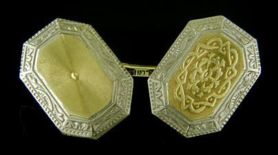 Art Deco arabesque cufflinks. (J9198)
