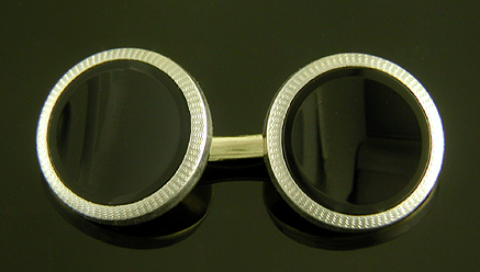 Carrington onyx and platinum cufflinks. (J9287)