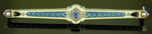 Edwardian brooch with sapphire and pearls. (J9510)