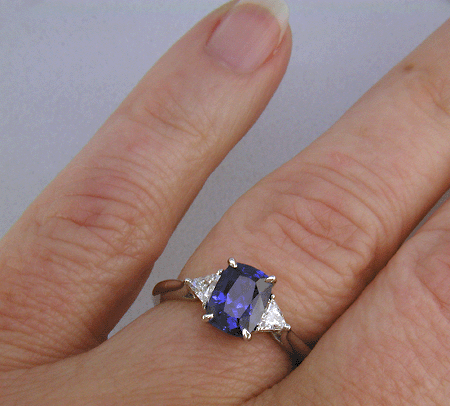 Hand-crafted sapphire and diamond platinum ring. (J8596)