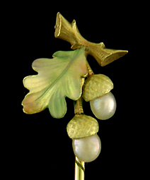 Enamel oak leaf and acorn stickpin. (J9074)