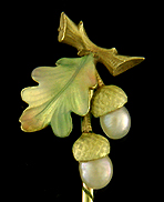 Beautifully enameled acorn and oak leaf stickpin. (J9074)