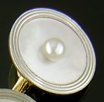 L.E. Garrigus pearl and mother-of-pearl full dress set. (J8984)
