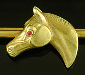 AJ Hedges horse and crop brooch. (BR9635)