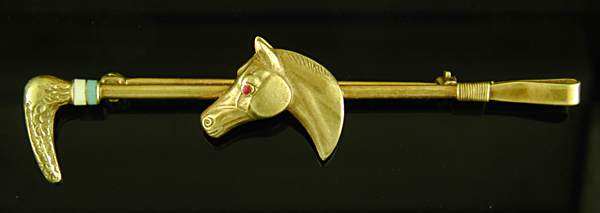 AJ Hedges horse and crop brooch. (BR9635)