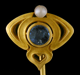 Art Nouveau stickpin with sapphire and pearl. (J9176)