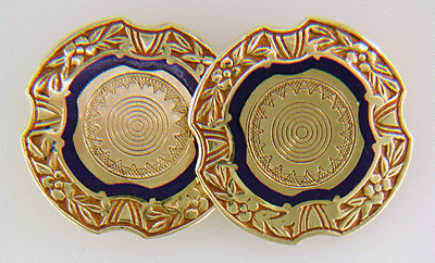 Antique quatrefoil gold and blue enamel cufflinks. (J7435)