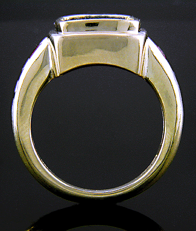 Side view of 18kt gold hematite ring.