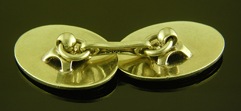 Art Deco finely engraved cufflinks. (J9406)