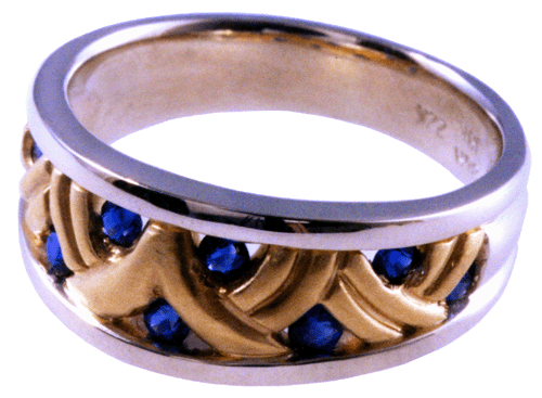 Sapphire and 22kt yellow gold ring.