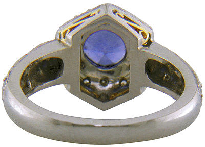 Inside view of sapphire and diamonds platinum ring. (J6122)