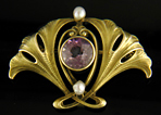 Art Nouveau amethyst and pearl brooch. (J9051)