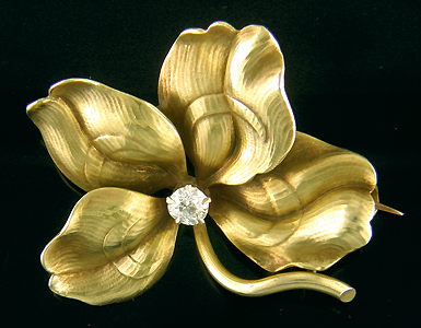 Whiteside and Blank four-leaf clover brooch. (J9088)