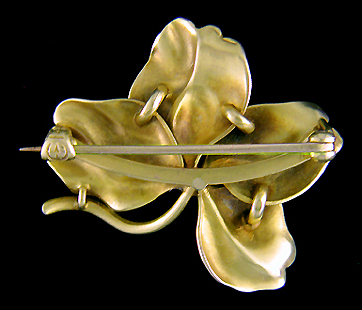 Whiteside and Blank four-leaf clover brooch. (J9088)
