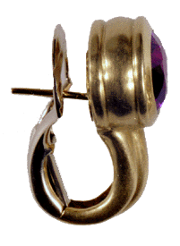 Side view of amethyst earrings in 18kt yellow gold.